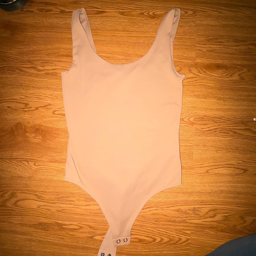 Body Contour High Compression Scoop Neck Bodysuit